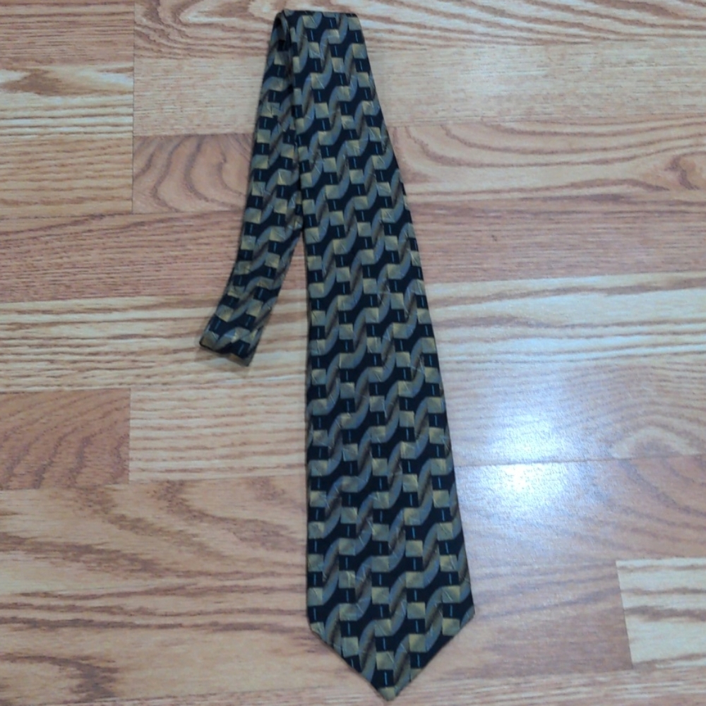 Silk tie